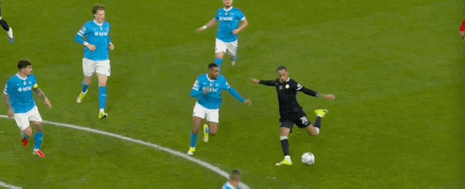 半场进球逆转,球队取胜奇迹频频上演什么意思