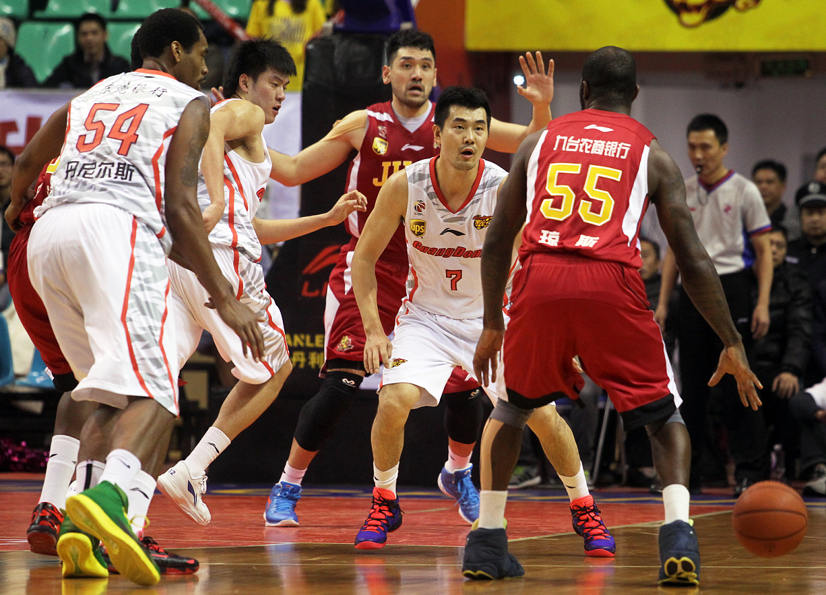 球员们展现出的团队合作精神让人感动英语